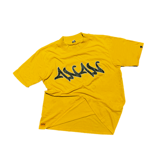 BLUE CAPSULE BOX CUT YELLOW "ESSENTIAL" TEE